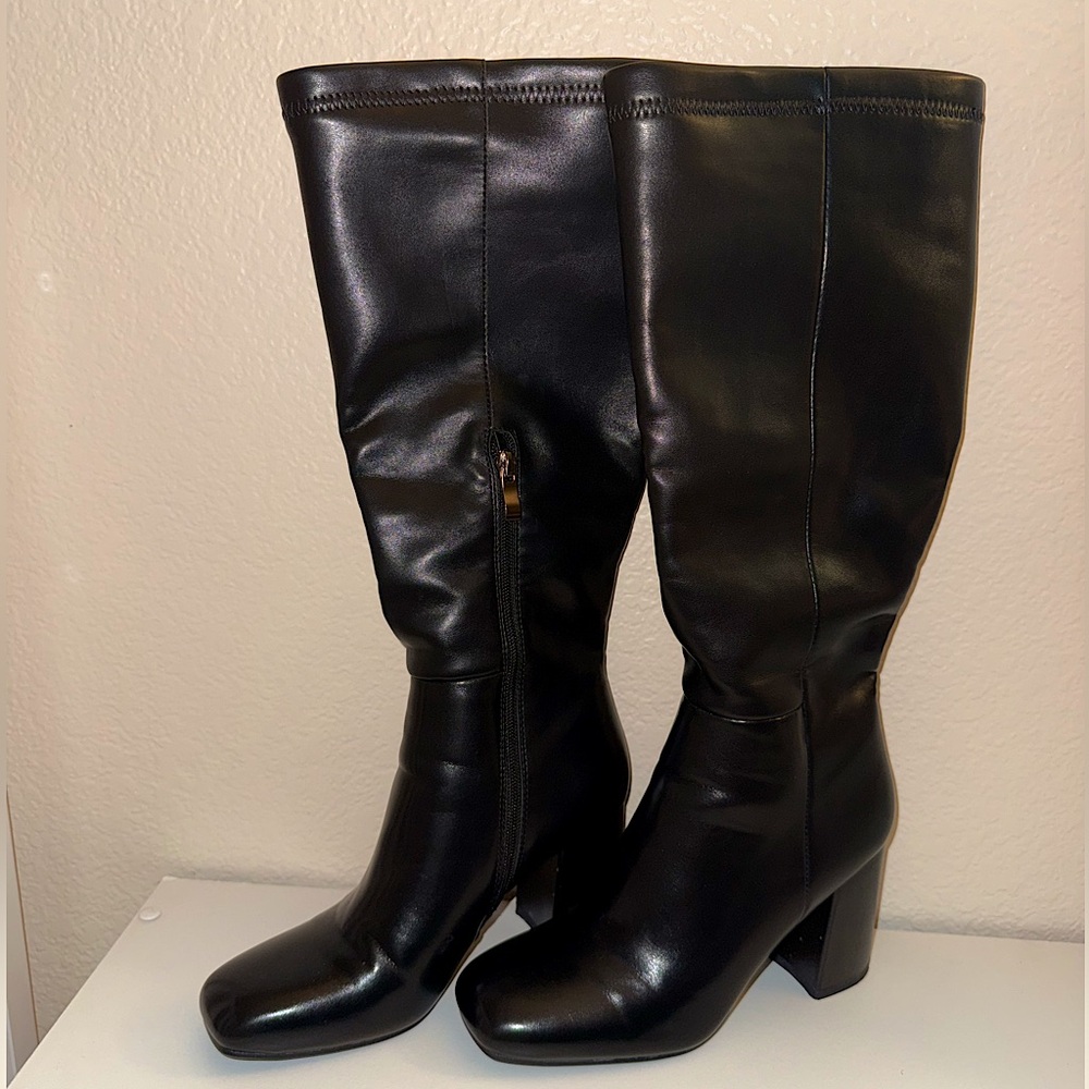 SOLD 🛑 Tall Boots